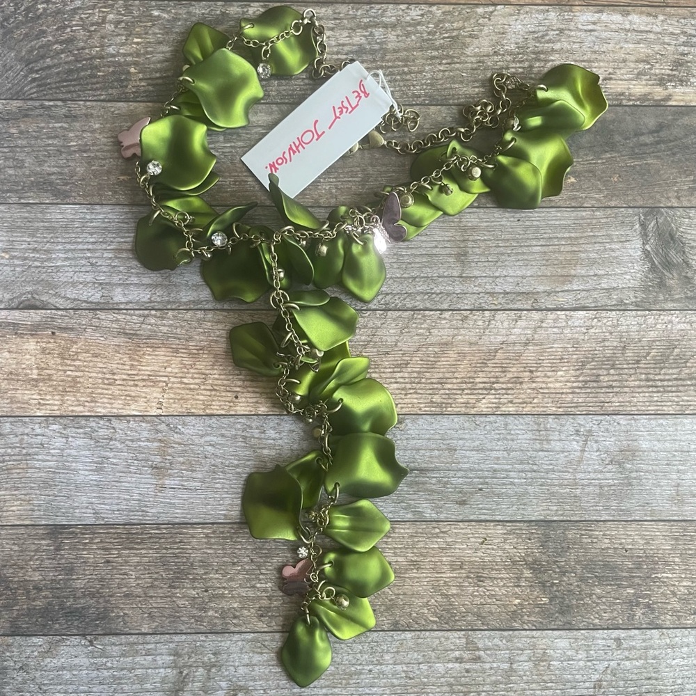 Betsey Johnson Spring PETAL TO THE METAL Y Necklace